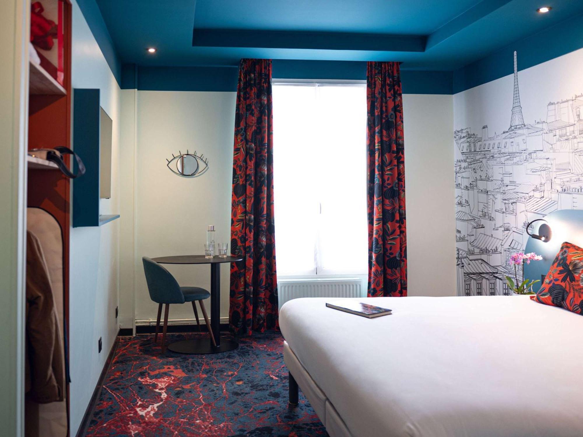 Ibis Styles Paris Batignolles Hotel Bagian luar foto
