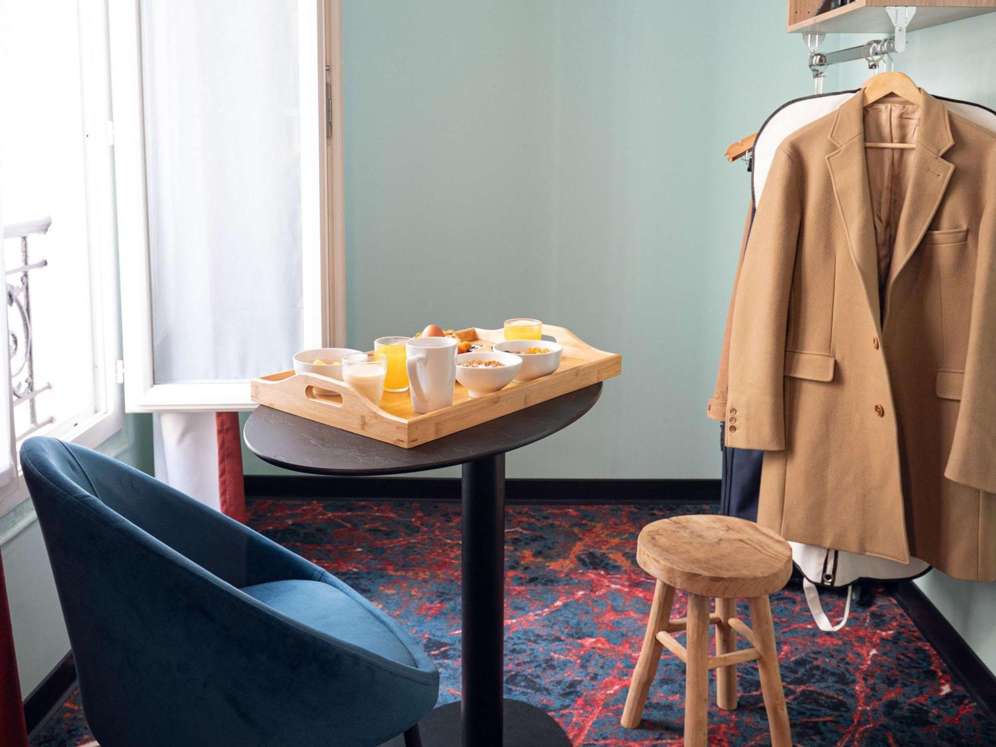 Ibis Styles Paris Batignolles Hotel Bagian luar foto