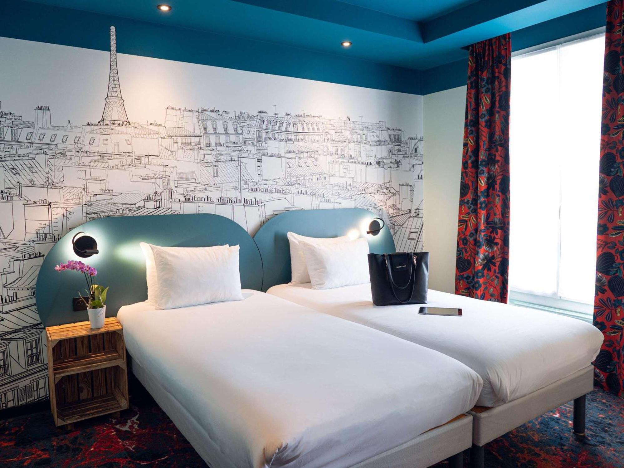 Ibis Styles Paris Batignolles Hotel Bagian luar foto