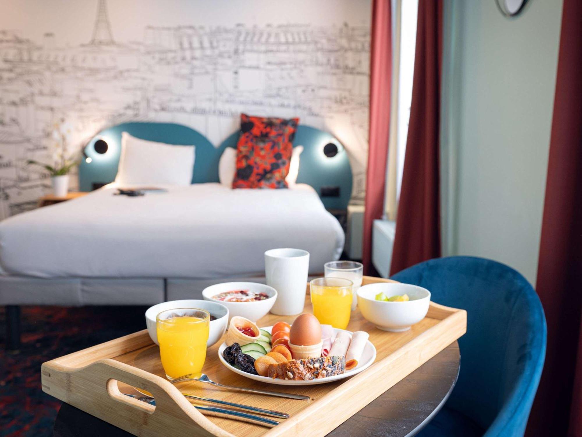 Ibis Styles Paris Batignolles Hotel Bagian luar foto