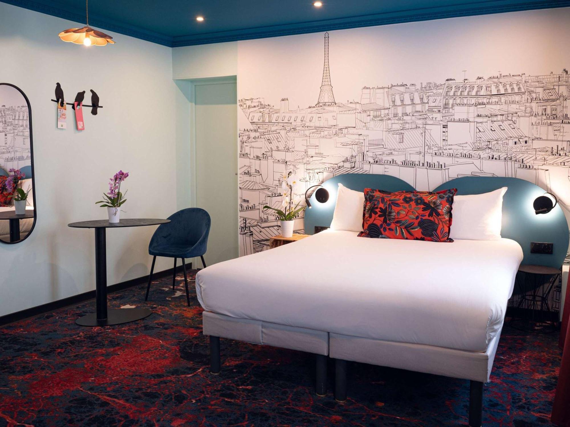 Ibis Styles Paris Batignolles Hotel Bagian luar foto
