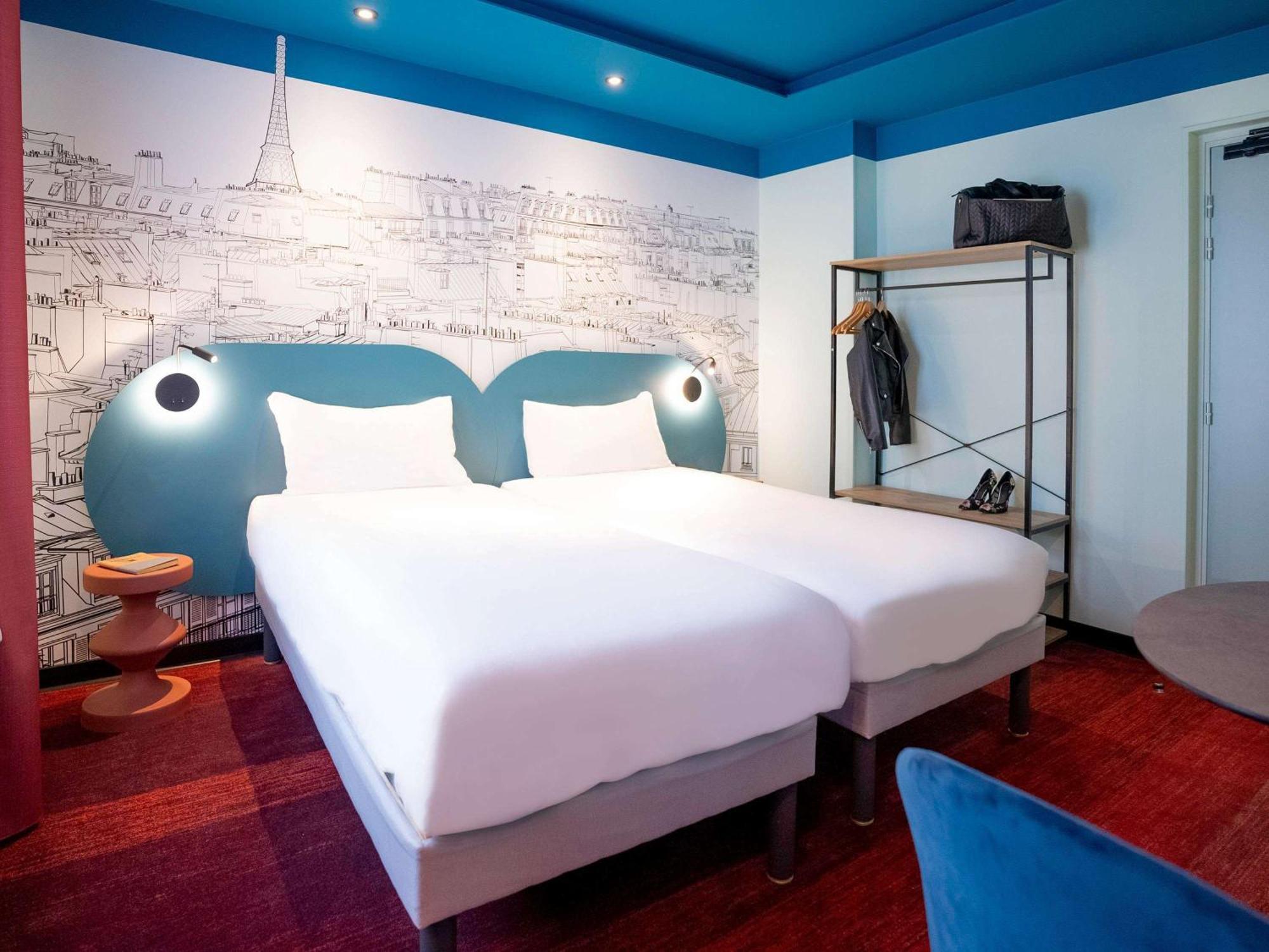Ibis Styles Paris Batignolles Hotel Bagian luar foto